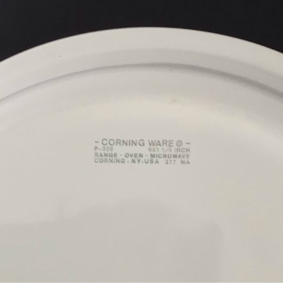 CorningWare Pie Plate with Blue Cornflower Floral Design - Picture 2 of 3